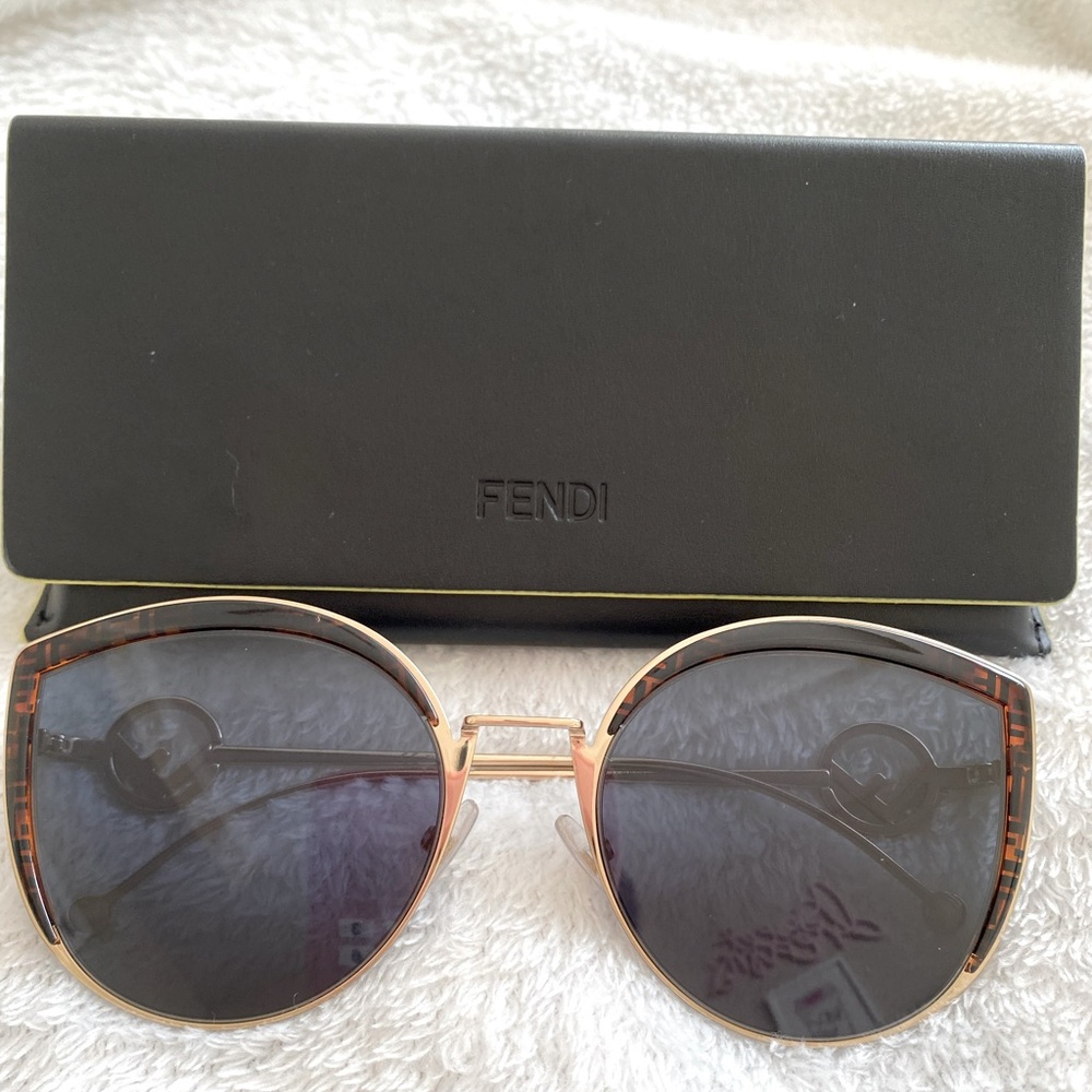 Fendi cateye metal logo sunglasses